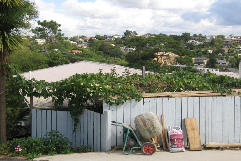 Photo of property in 1/139 Browns Bay Road, Browns Bay, Auckland, 0630