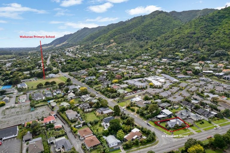 Photo of property in 41 Elizabeth Street, Waikanae, 5036