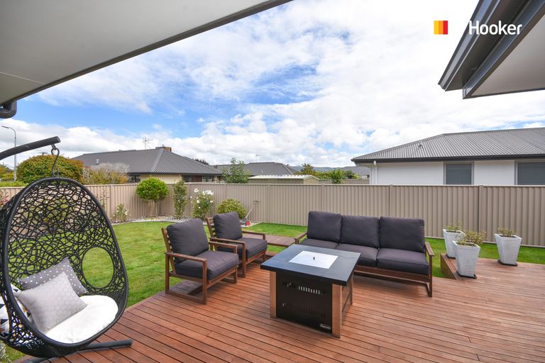 Photo of property in 8 Roblyn Place, Mosgiel, 9024
