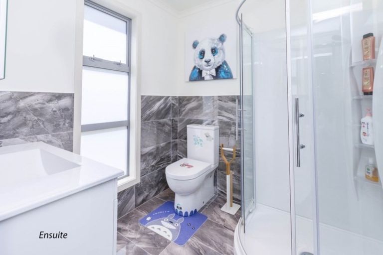 Photo of property in 25b Mount Marua Way, Timberlea, Upper Hutt, 5018