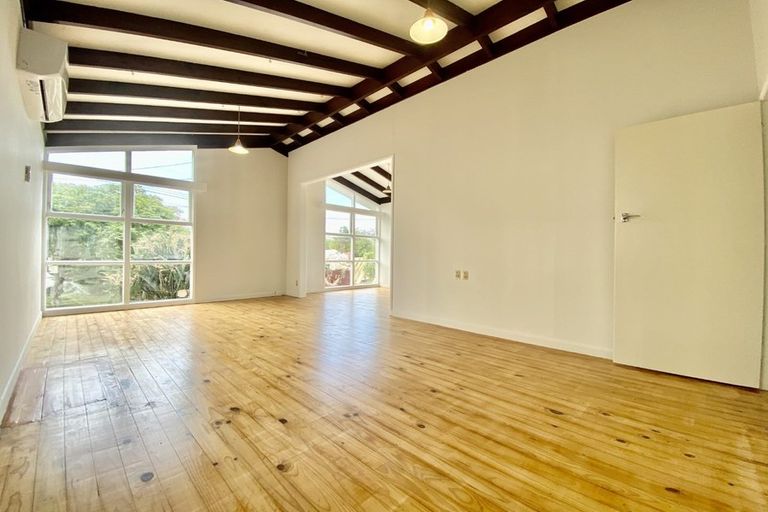 Photo of property in 12 Gardiner Grove, Mangere East, Auckland, 2024