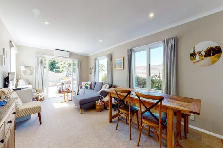 Photo of property in 140 Severn Street, Island Bay, Wellington, 6023