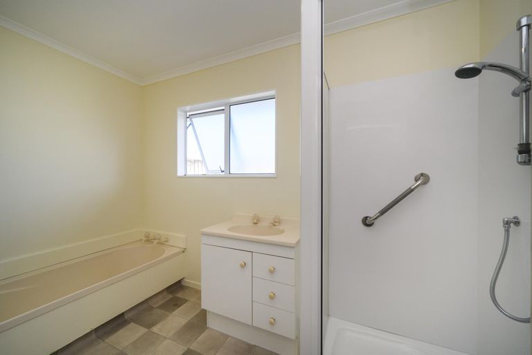 Photo of property in 14 Woodgate Court, Fitzherbert, Palmerston North, 4410