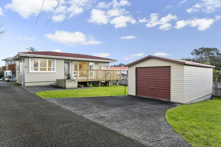 Photo of property in 1/50 Kaipatiki Road, Glenfield, Auckland, 0629