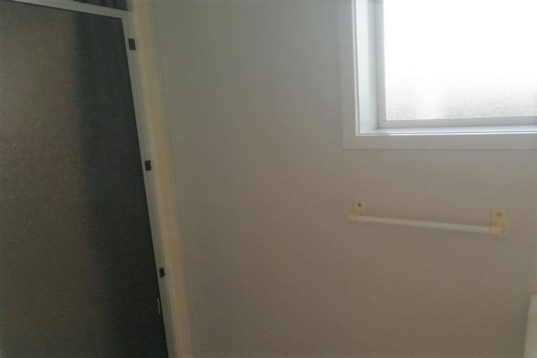 Photo of property in 18 Ramillies Place, Glenfield, Auckland, 0629