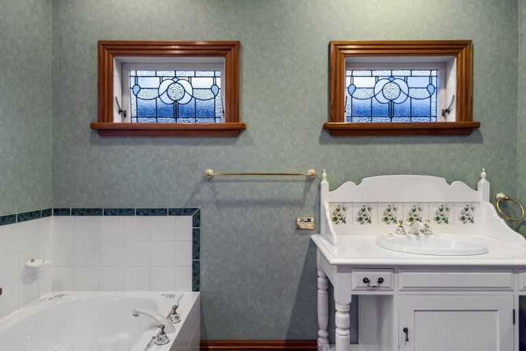 Photo of property in 53 St Michaels Avenue, Point Chevalier, Auckland, 1022