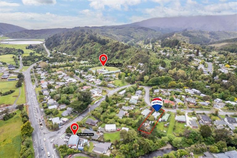 Photo of property in 16 Maymorn Road, Te Marua, Upper Hutt, 5018
