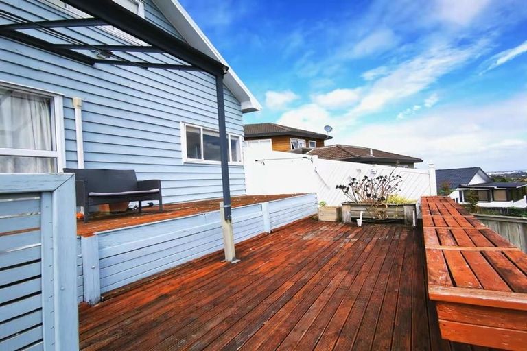 Photo of property in 64 Bleakhouse Road, Bucklands Beach, Auckland, 2014