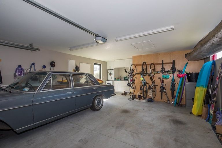 Photo of property in 4 Kapuka Lane, Wanaka, 9305