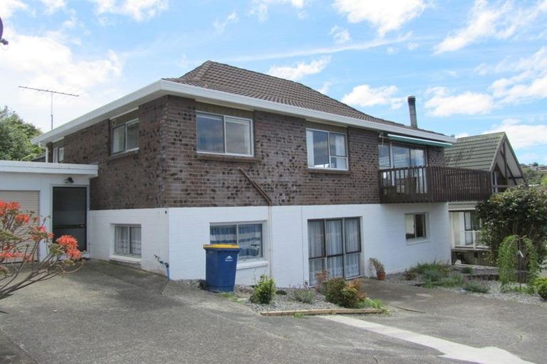 Photo of property in 2/127 Stapleford Crescent, Browns Bay, Auckland, 0630