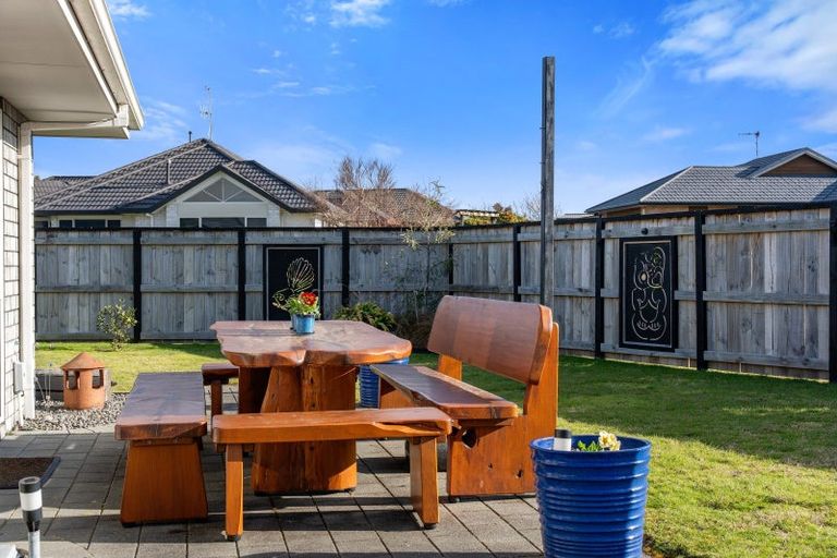 Photo of property in 28 Realm Drive, Paraparaumu, 5032