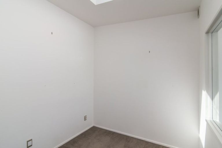 Photo of property in 74 Saddleback Grove, Karori, Wellington, 6012