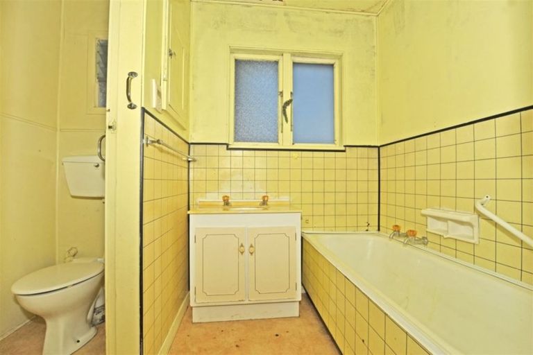 Photo of property in 202 Weston Road, St Albans, Christchurch, 8052