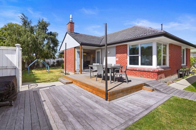 Photo of property in 1 Weston Place, Rangiora, 7400