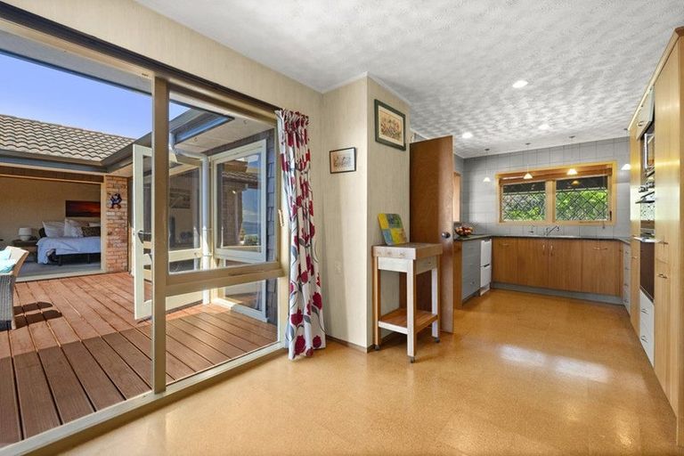 Photo of property in 40 Rock Isle Road, Torbay, Auckland, 0630