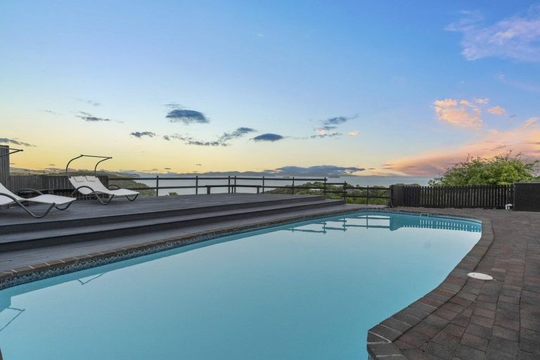 Photo of property in 4 Kotare Place, Sandspit, Warkworth, 0982