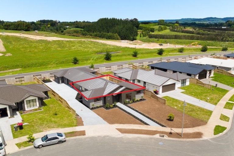 Photo of property in 2 Okataina Street, Pyes Pa, Tauranga, 3112