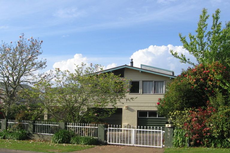 Photo of property in 4 Mark Place, Lynmore, Rotorua, 3010