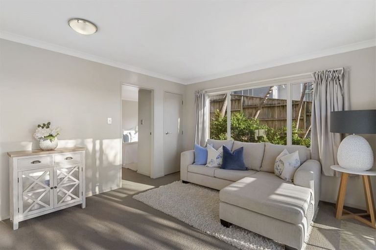 Photo of property in 9 Kittiwake Drive, Schnapper Rock, Auckland, 0632