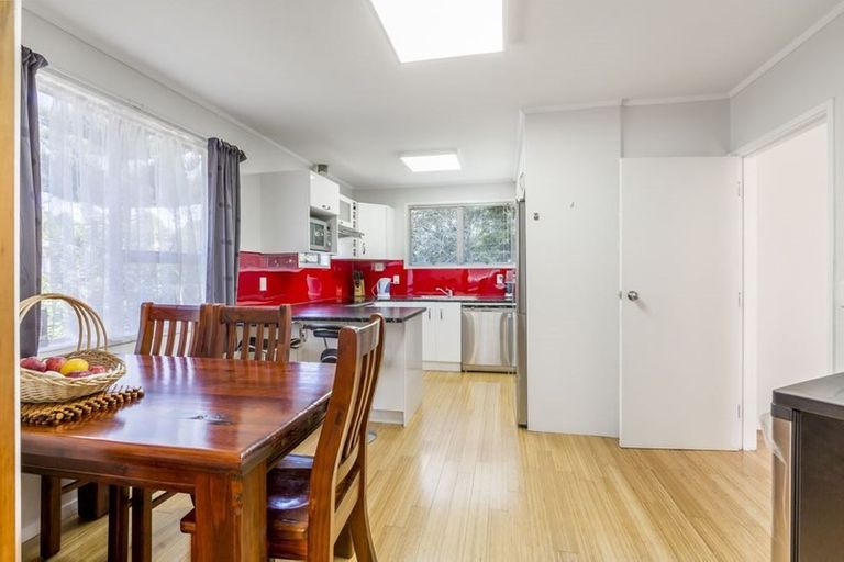 Photo of property in 28 Hobby Avenue, Birkdale, Auckland, 0626