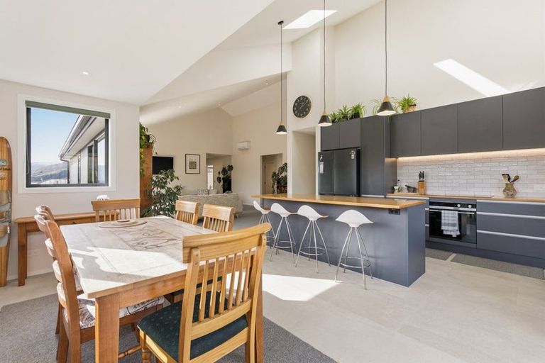 Photo of property in 6 Rill Lane, Jacks Point, 9371