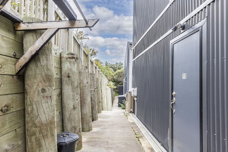 Photo of property in 15 Ara Patukawenga, Tawa, Wellington, 5028