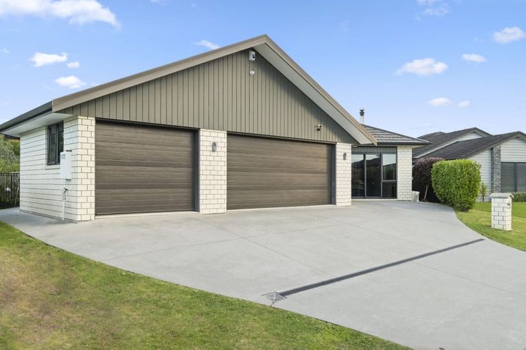 Photo of property in 14 Hamon Place, Pukehangi, Rotorua, 3015