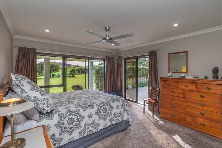 Photo of property in 22 Waipuna Grove, Levin, 5571