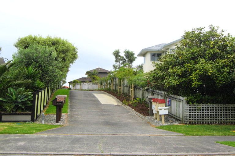 Photo of property in 2/55 Alec Craig Way, Gulf Harbour, Whangaparaoa, 0930