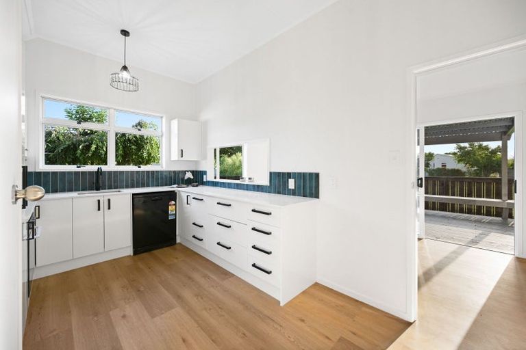 Photo of property in 19 Morrow Avenue, St Andrews, Hamilton, 3200