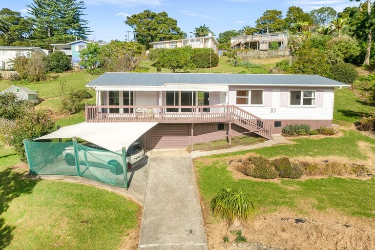 Photo of property in 10 Willow Place, Horahora, Whangarei, 0110