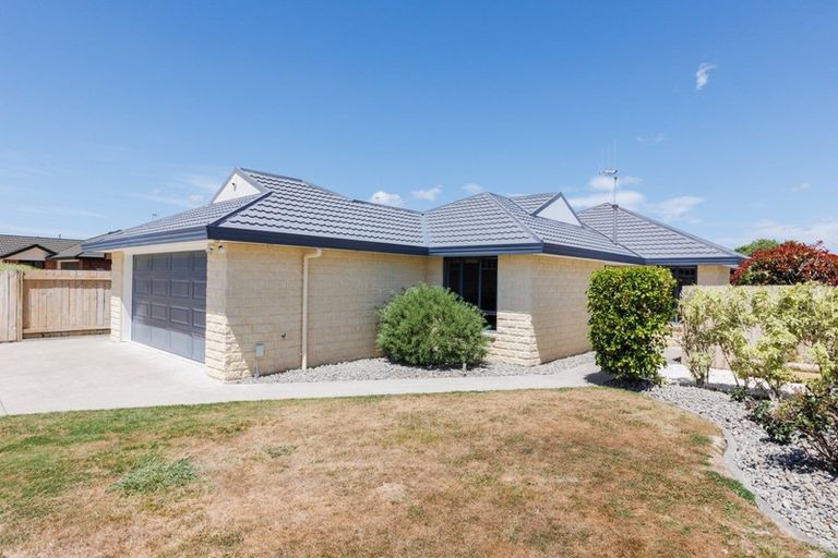 Photo of property in 12 Aspen Way, Kelvin Grove, Palmerston North, 4414