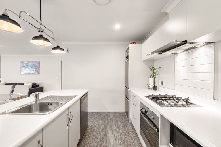 Photo of property in 10 Speldhurst Grove, Stokes Valley, Lower Hutt, 5019