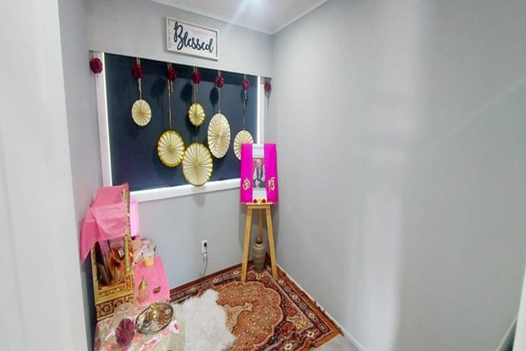 Photo of property in 64 Astley Avenue, New Lynn, Auckland, 0600