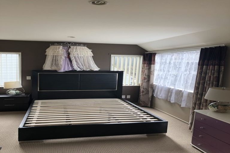 Photo of property in 14a Bracken Road, Newlands, Wellington, 6037