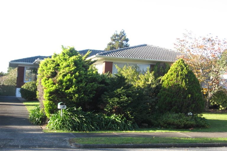 Photo of property in 62 Lawrence Crescent, Hillpark, Auckland, 2102