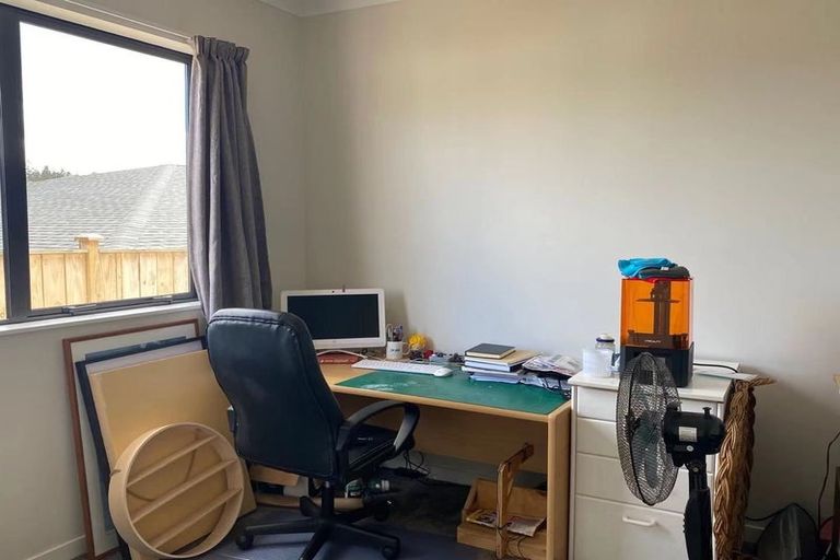 Photo of property in 12 Mamuku Drive, Massey, Auckland, 0614