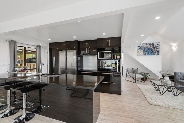 Photo of property in 158 Waimumu Road, Massey, Auckland, 0614