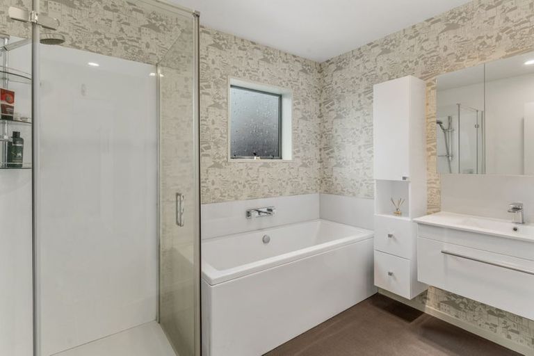 Photo of property in 21 Giles Place, Shirley, Christchurch, 8061