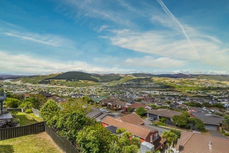 Photo of property in 13 Chastudon Place, Tawa, Wellington, 5028