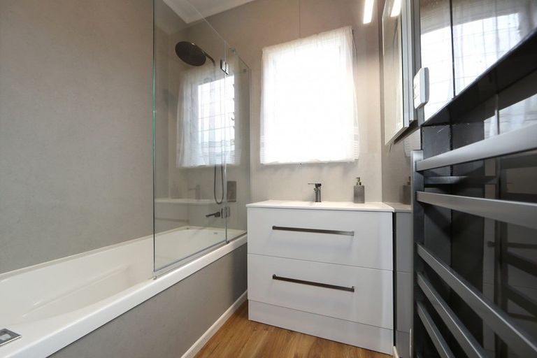 Photo of property in 213 Mcleod Street, Camberley, Hastings, 4120