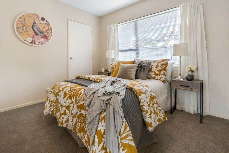 Photo of property in 2/5 Askew Place, Farm Cove, Auckland, 2012