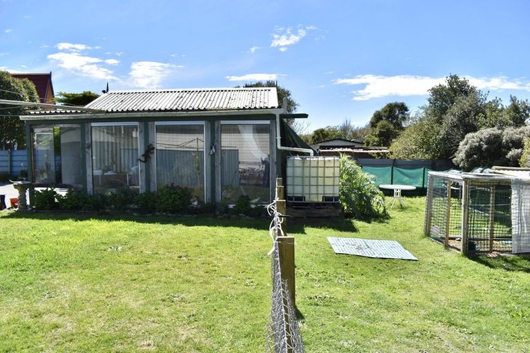 Photo of property in 28 Sarah Street, Waikawa Beach, Levin, 5573
