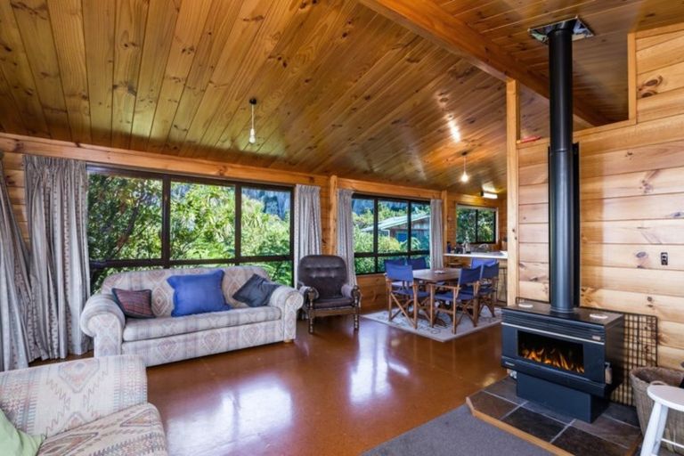 Photo of property in 17 Hinekapi Terrace, Kuratau, Turangi, 3381