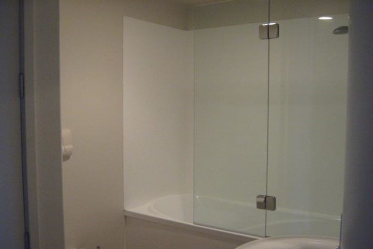 Photo of property in Shelley Bay Terraces, 1/61 Maupuia Road, Maupuia, Wellington, 6022