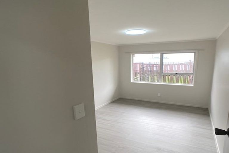 Photo of property in 2/1 Ribblesdale Road, Henderson, Auckland, 0612