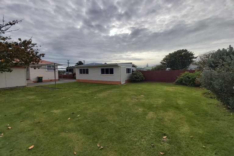 Photo of property in 6 Murray Avenue, Hawera, 4610