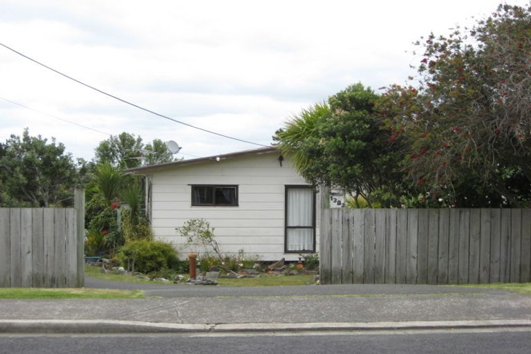 Photo of property in 1383 Whangaparaoa Road, Army Bay, Whangaparaoa, 0930