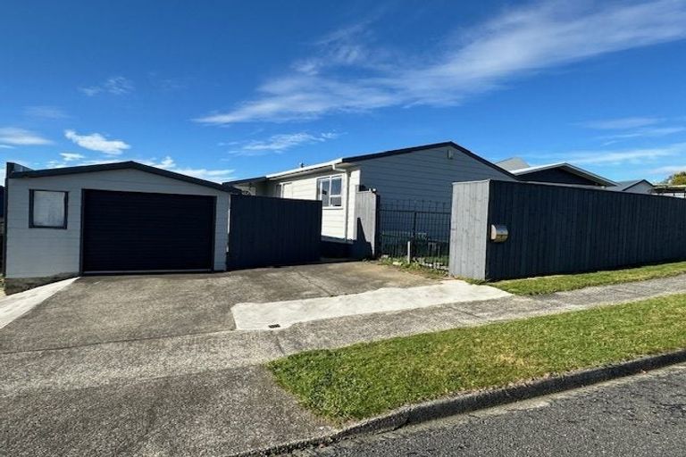 Photo of property in 17 Drummond Crescent, Kelson, Lower Hutt, 5010