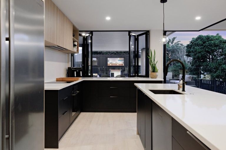 Photo of property in 18 Motiti Road, Papamoa Beach, Papamoa, 3118